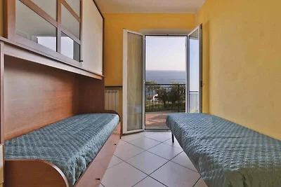 Ferienwohnung mit Klimaanlage und Balkon mit