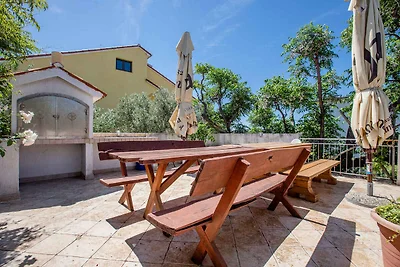 Ferienwohnung mit Terrasse und Grill