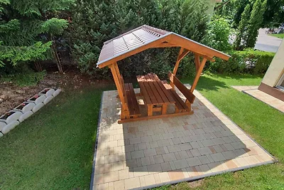 Ferienwohnung mit Kinderspielplatz und Balkon