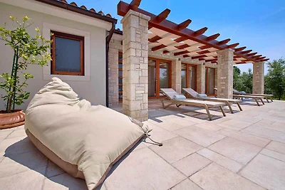 Villa mit Klimaanlage und Pool
