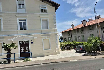 Ferienwohnung in charmanter Altbauvilla im Ze