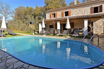Ferienhaus mit Klimaanlage und Aussenpool