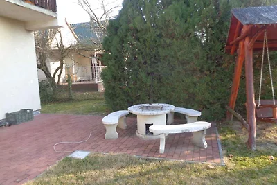 Ferienhaus mit Garten und Grill