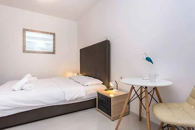 Studio mit Klimaanlage und WLAN