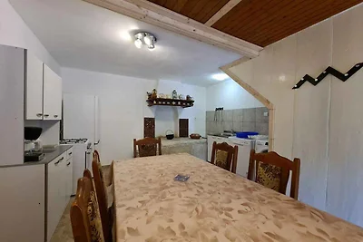 Ferienhaus mit Garten und Klimaanlage