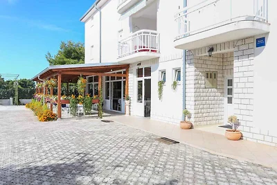 Appartamento Vacanza con famiglia Lokva Rogoznica