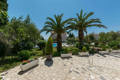 Ferienwohnung mit Terrasse und Aussenpool