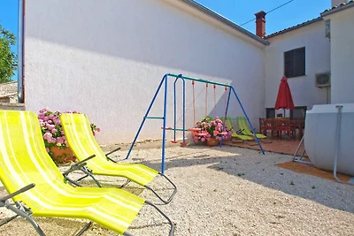 Ferienhaus mit Pool und Klimaanlage