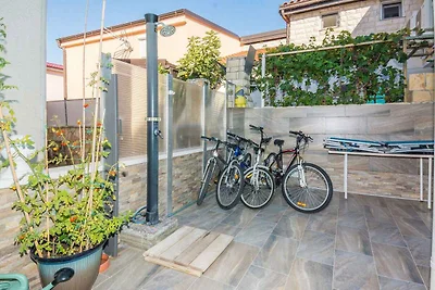 Ferienwohnung mit Balkon und Parkplatz