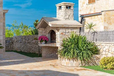 Villa mit Pool, Whirlpool und Sauna
