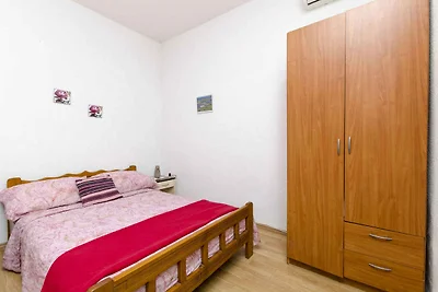 Ferienwohnung mit Klimaanlage und Terrasse