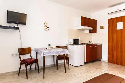 Studio mit Internet, Klimaanlage und Balkon