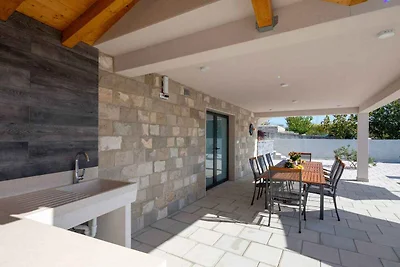 Ferienhaus mit Klimaanlage und Aussenpool
