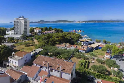 Komfortable Ferienwohnung Grgo mit Meerblick 
