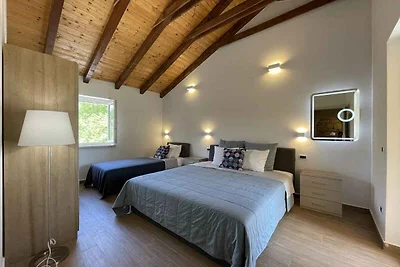 Ferienhaus mit Pool für 4-6 Personen