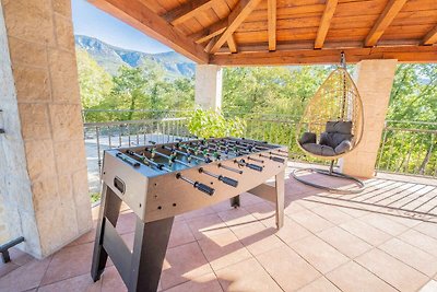 Ferienhaus mit Pool und Grill