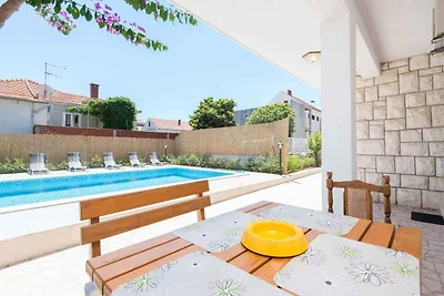 Ferienhaus mit Aussenpool