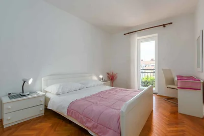 Ferienhaus mit schönem Garten in ruhiger Lage