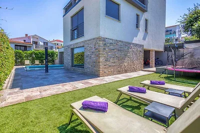 Ferienwohnung mit Pool und Klimaanlage