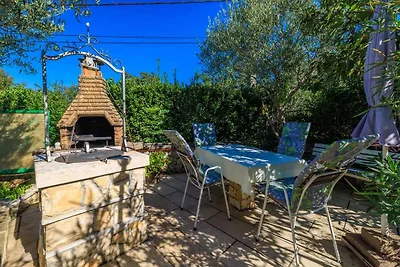 Ferienwohnung mit Terrasse und Parkplatz