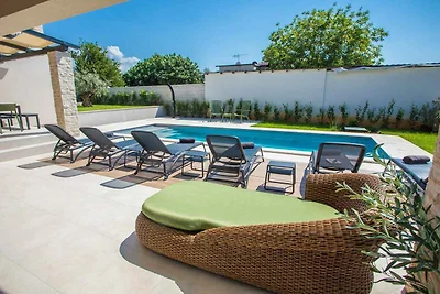 Villa mit Klimaanlage und Pool