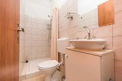 Gemütliche Ferienunterkunft Moskva in Sukošan