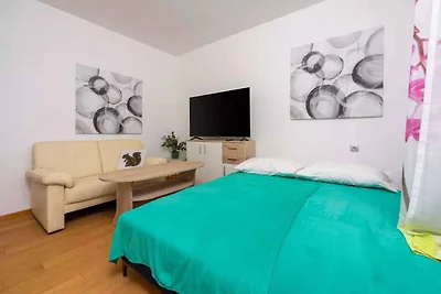 Ferienwohnung mit Terrasse, Balkon und Meerbl
