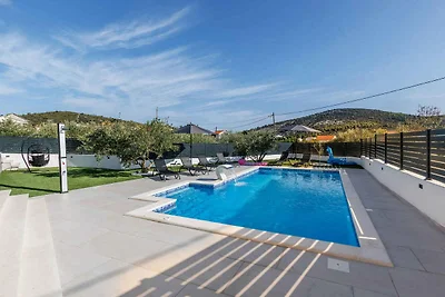 Traumhafte Villa in Vinišće mit eigenem Pool 