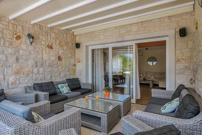 Villa mit Pool