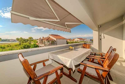 Geräumiges Apartment mit Meerblick in