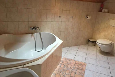 Ferienwohnung mit eigenem Eingang im Skiort