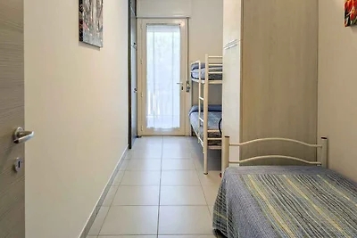 Ferienwohnung mit Balkon, Internet und Pool
