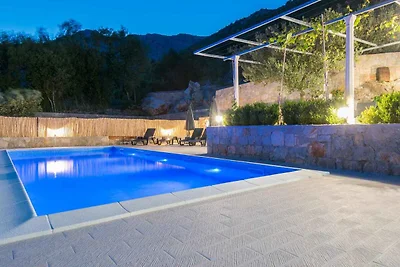 Ferienhaus mit Aussenpool