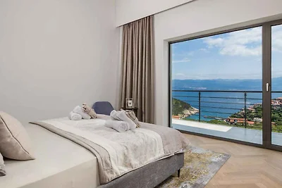 FerienHaus mit Pool und Meerblick