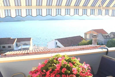 Ferienwohnung Mit Meerblick und Terasse