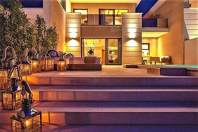 Villa mit Pool und Klimaanlage