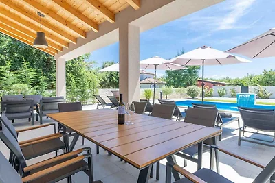 Villa mit Pool