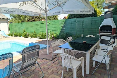 Ferienhaus mit Pool und Internet