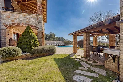Villa mit Klimaanlage und Pool