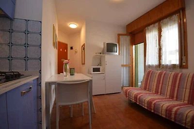 Studio mit Klimaanlage und Balkon