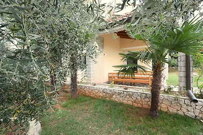 Ferienwohnung mit Terrasse und Parkplatz