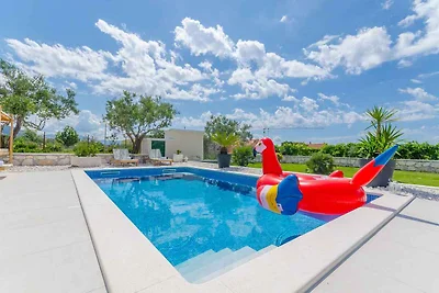 Ferienwohnung mit Pool und Klimaanlage