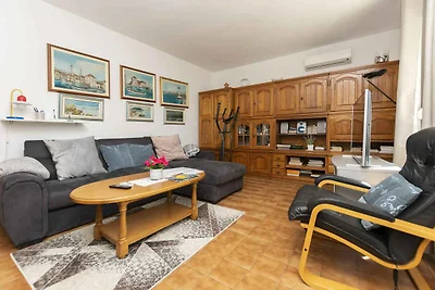 Ferienwohnung mit Terrasse und Grill
