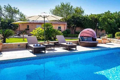 Ferienhaus mit Klimaanlage und Aussenpool