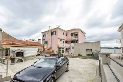 Komfortable Ferienwohnung Ornella mit Meerbli