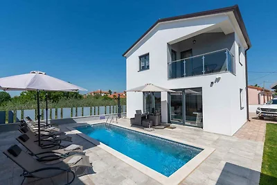 Villa mit Privatpool