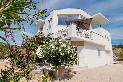 Ferienwohnung mit Pool und Klima