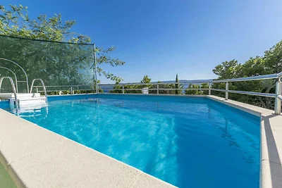 Ferienwohnung mit Balkon und Pool