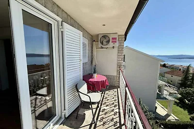 Studio modern mit Balkon