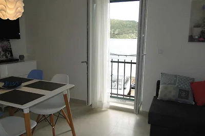 Ferienwohnung mit einen Balkon und Meerblick